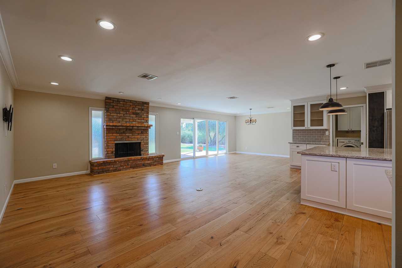 8613 E Clarendon Ave - Photo 4 of 37