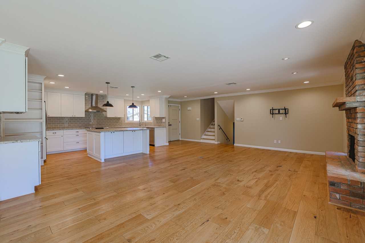 8613 E Clarendon Ave - Photo 6 of 37