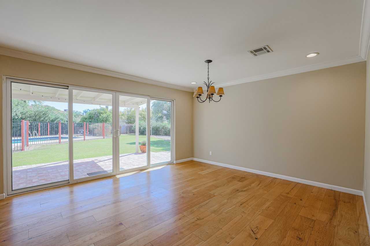 8613 E Clarendon Ave - Photo 7 of 37