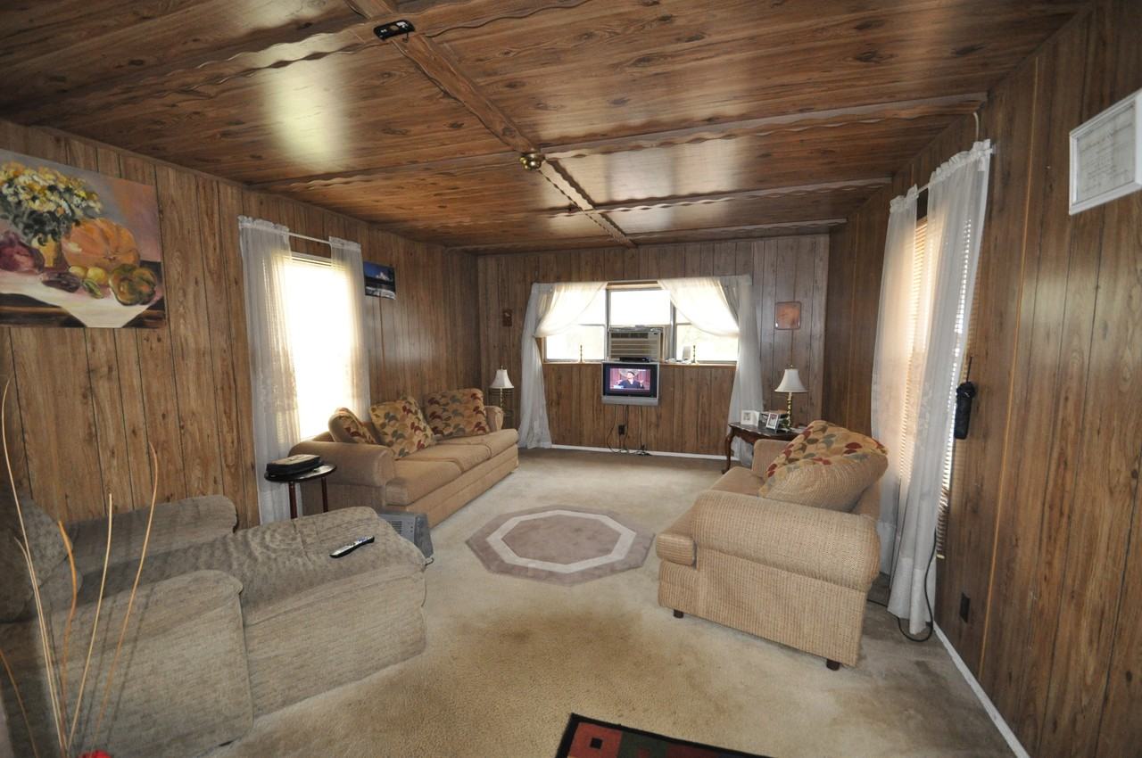 1105 Clarenda St - Photo 2 of 15
