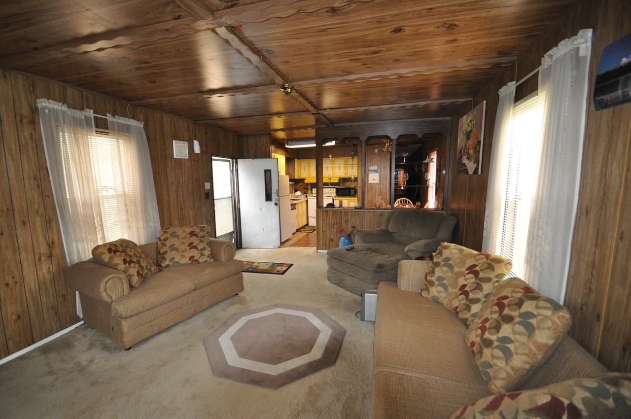 1105 Clarenda St - Photo 3 of 15