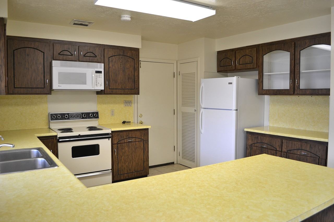 1322 Green Rd - Photo 2 of 14