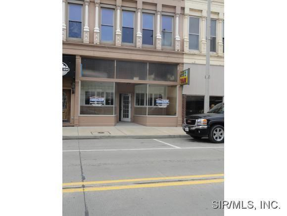 214 W Main St - Photo 2 of 5