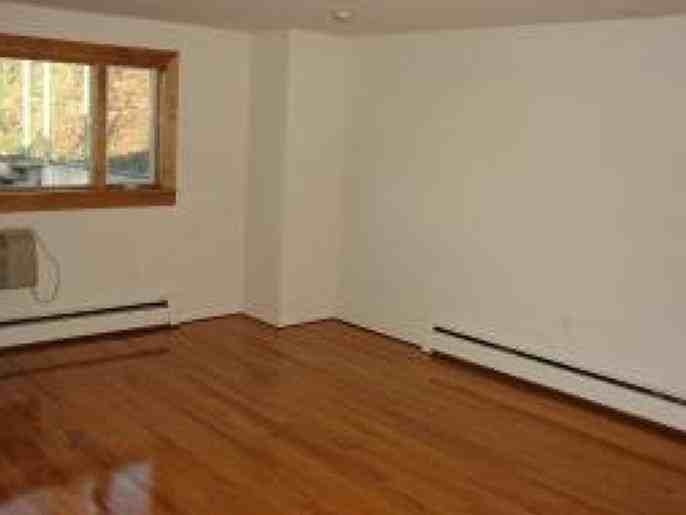 166 Sedore Ave - Photo 2 of 3