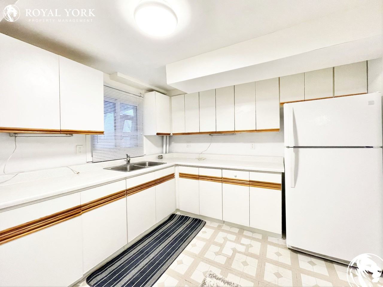 21 Noble Dr #2 - Photo 2 of 12