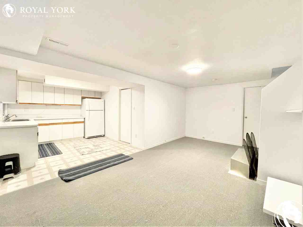 21 Noble Dr #2 - Photo 3 of 12