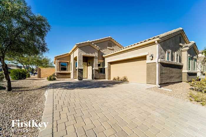 9028 W Twin Springs Dr - Photo 2 of 15