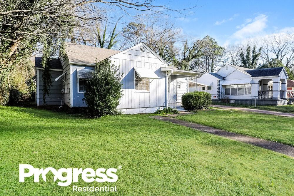 2242 Jernigan Dr Se - Photo 2 of 25