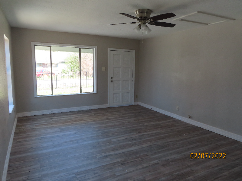 6322 Gainesville St - Photo 3 of 11