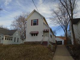 featured image of 935 Baraga St Ne