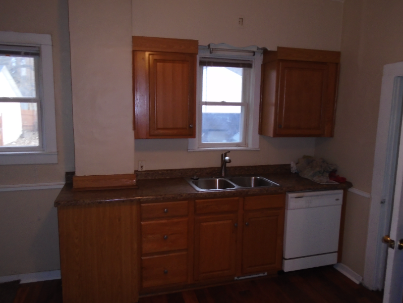 935 Baraga Street Northeast - Photo 7 of 24