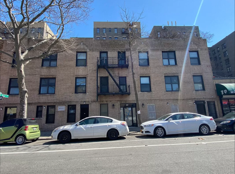 906 Gerard Ave #3C - Photo 3 of 3