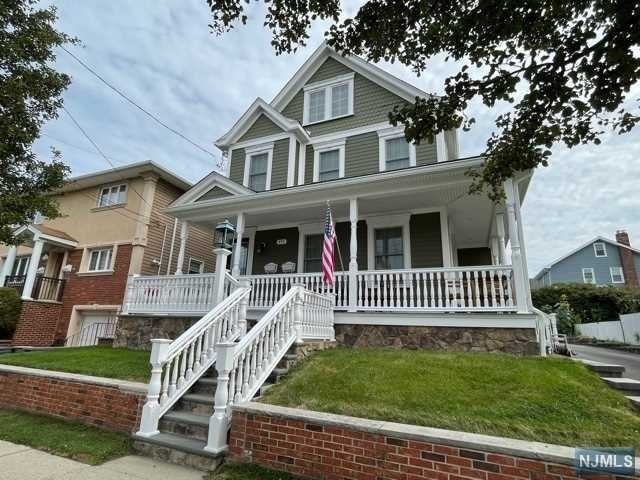 453 Central Ave 2nd Fl - Photo 2 of 34