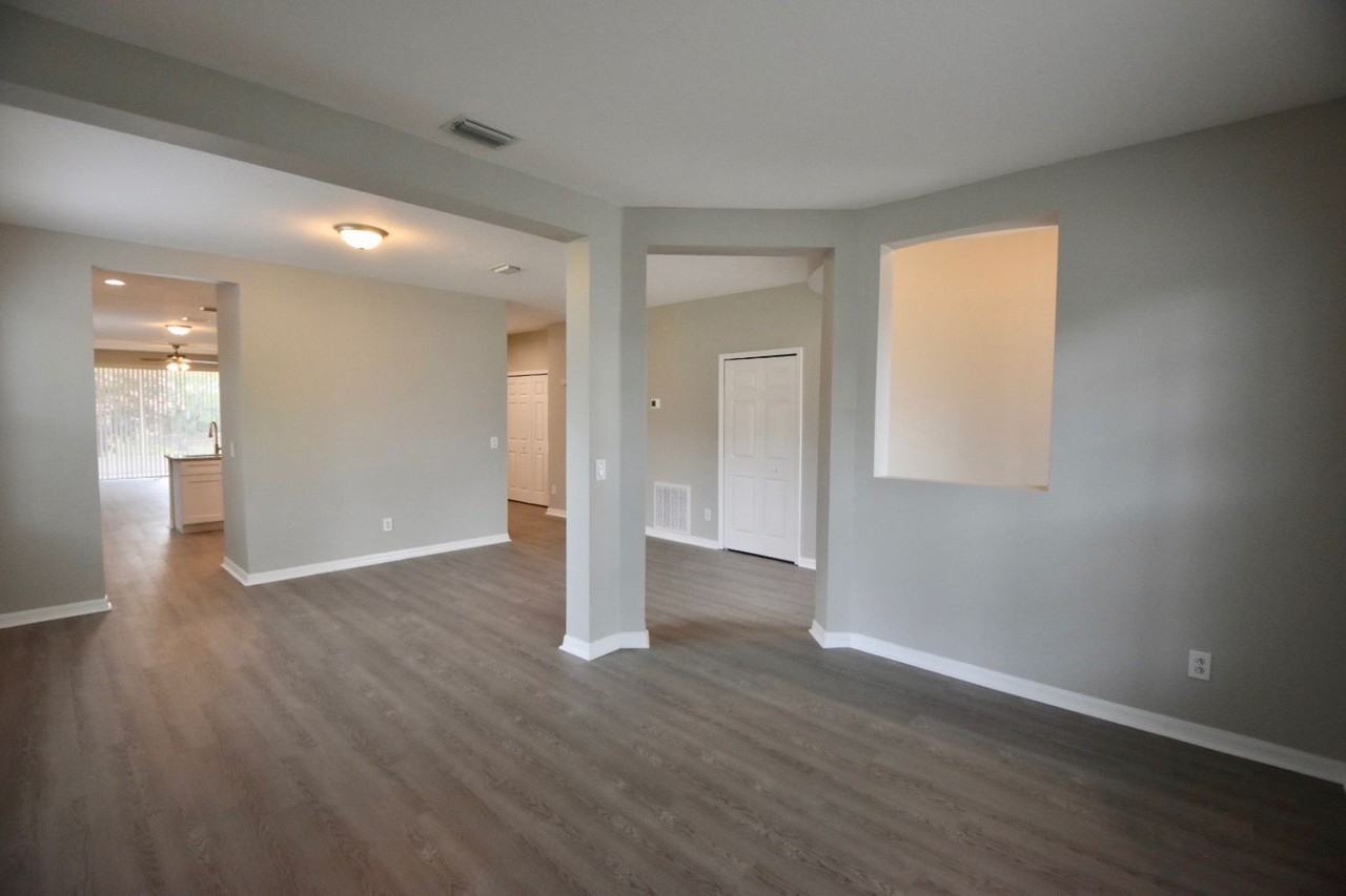 4103 Collinwood Dr - Photo 3 of 19