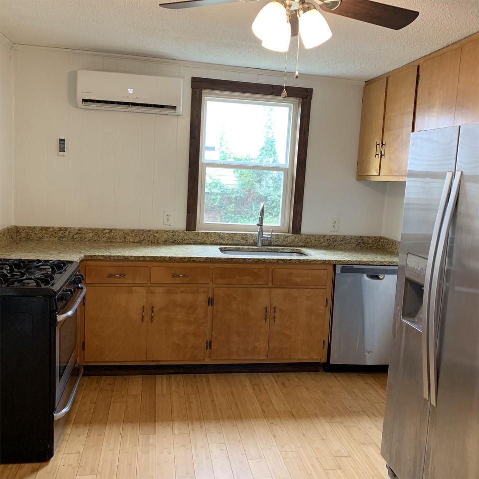 614 Washington Ave #1 - Photo 5 of 11