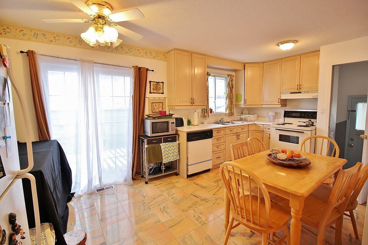 39 Donlea Dr #2 - Photo 4 of 10