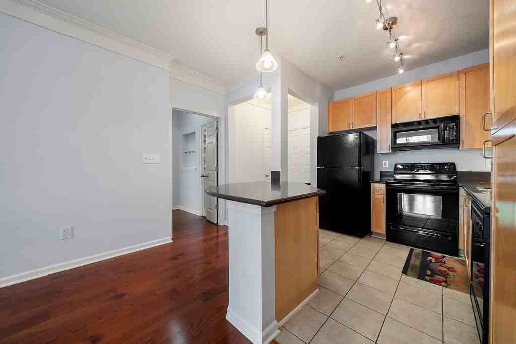 400 17th Street Northwest #2137 - Photo 2 of 19