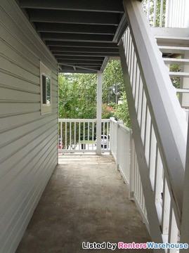 1622 Raleigh Cir Se - Photo 2 of 10