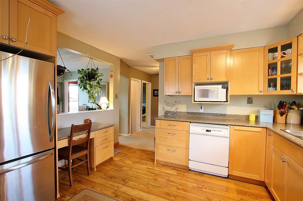 4572 River Road West - Photo 2 of 10