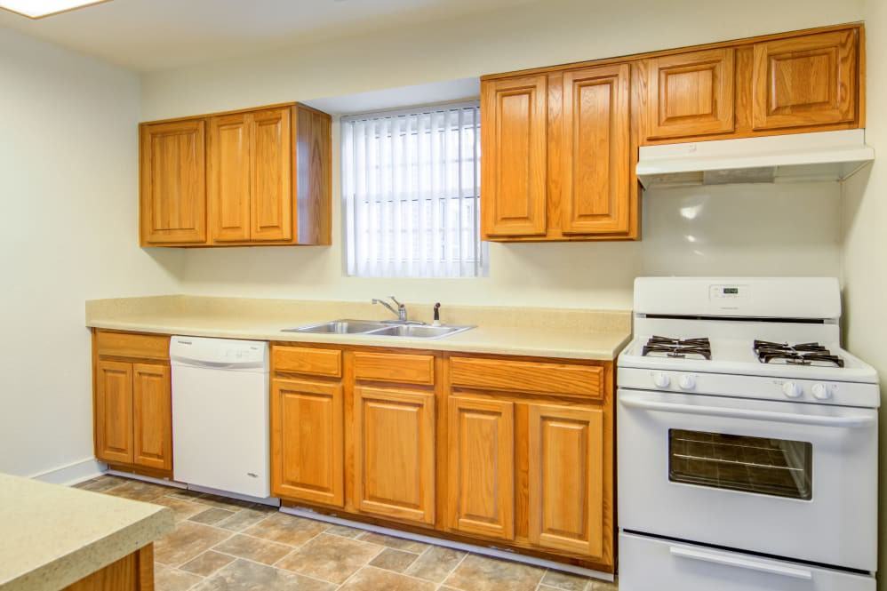 Stanley Court - Photo 2 of 12