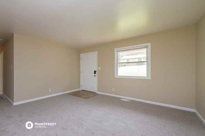 2374 Baywood Dr Se - Photo 2 of 16