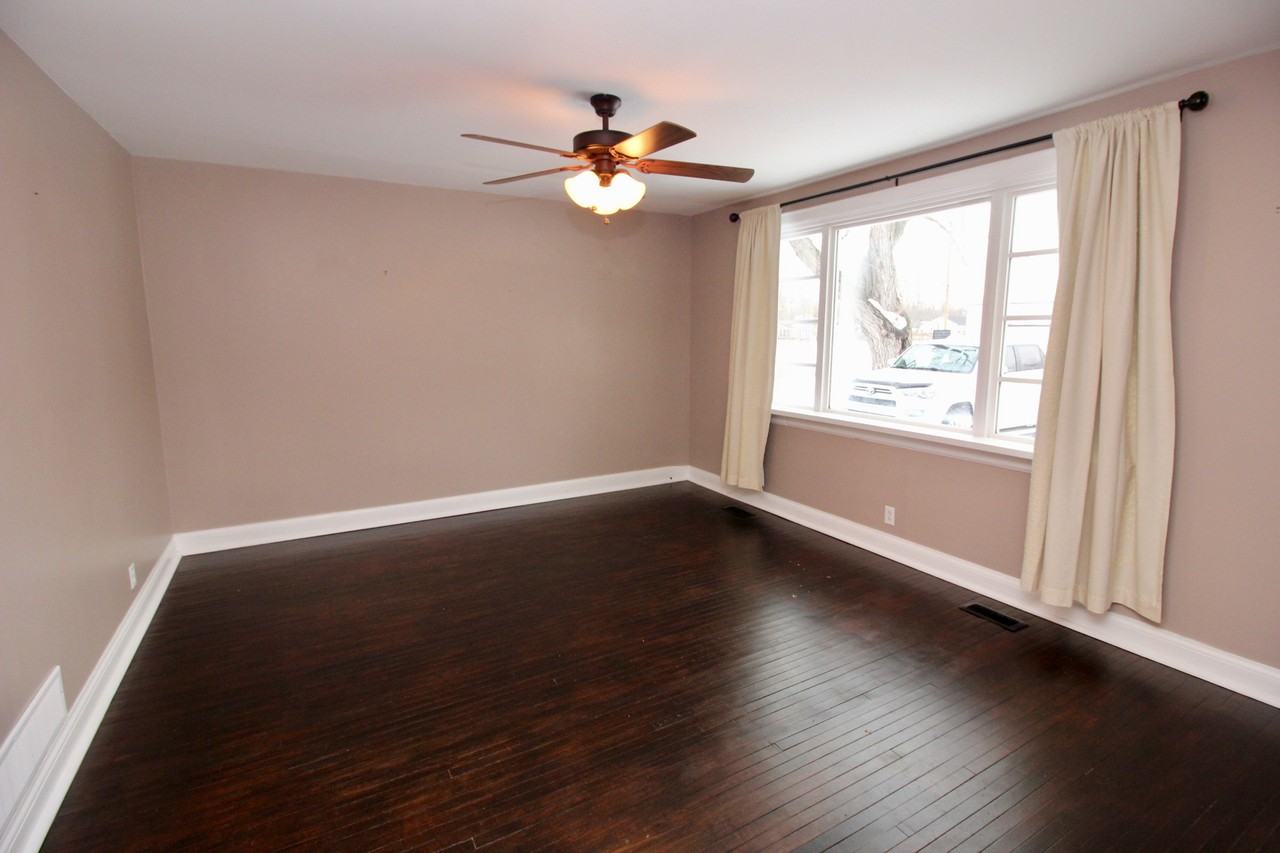396 Parkdale Ave #1 - Photo 3 of 21