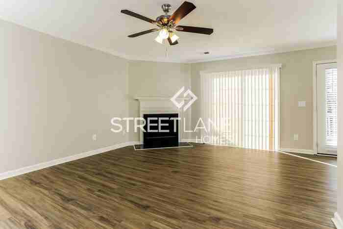 2033 Charter Ln - Photo 3 of 15