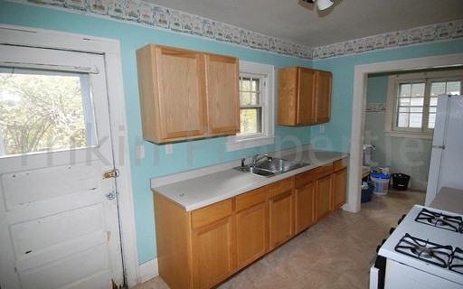 611 Griggs St S - Photo 3 of 10