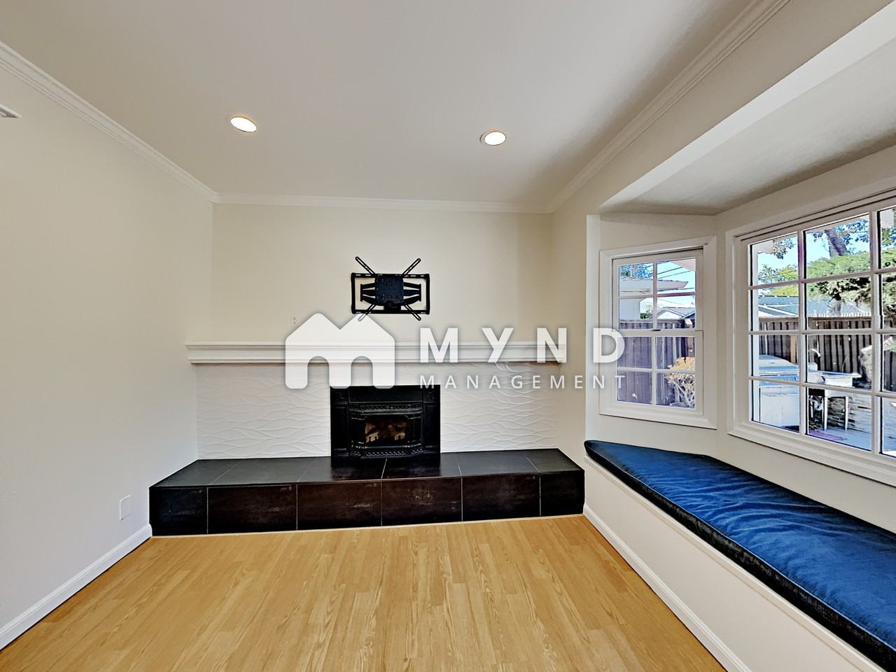 5107 Country Ln - Photo 2 of 19