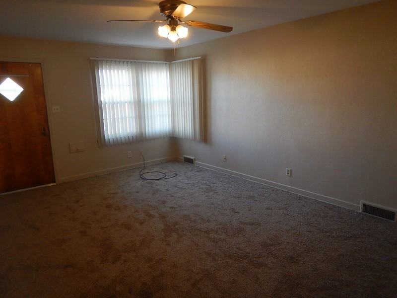 407 S Jeffers St - Photo 3 of 14