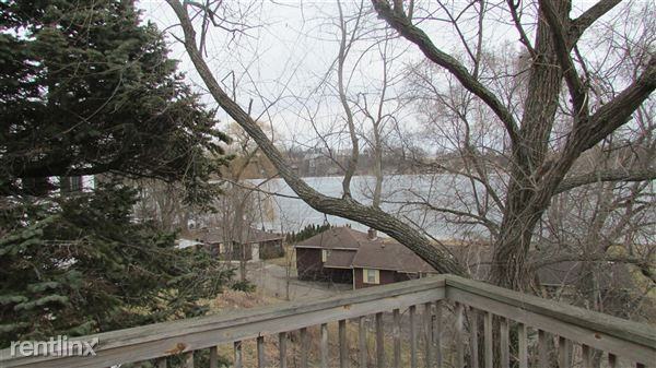 4413 Causeway Dr - Photo 3 of 18