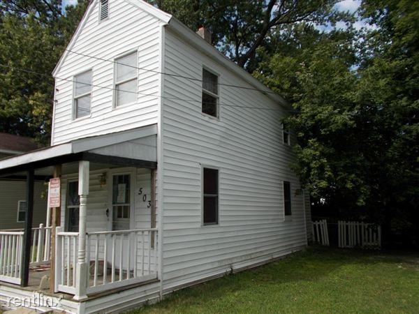503 Clinton St - Photo 3 of 9