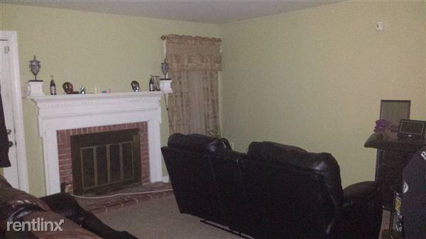 3703 Endicott Pl - Photo 2 of 6