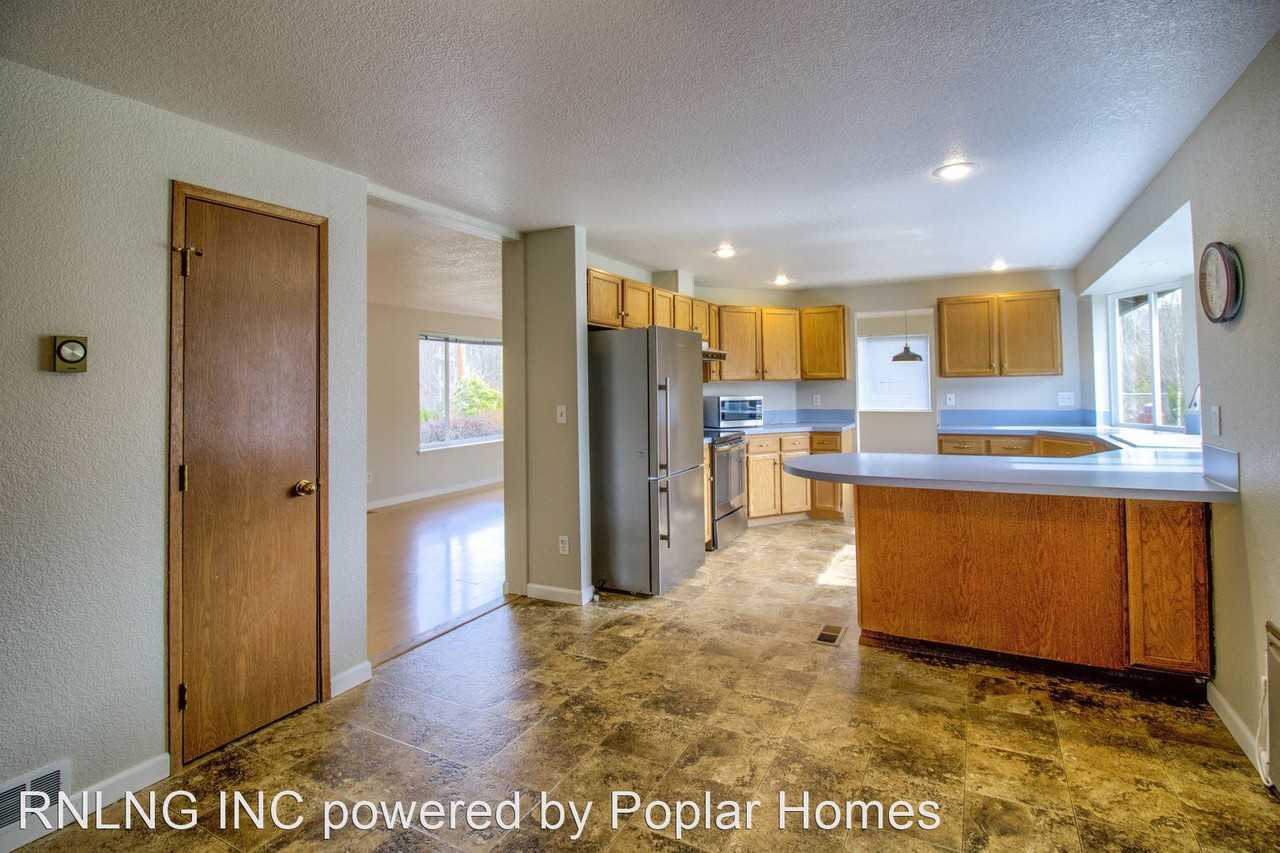 18951 Ne 95th St - Photo 2 of 31