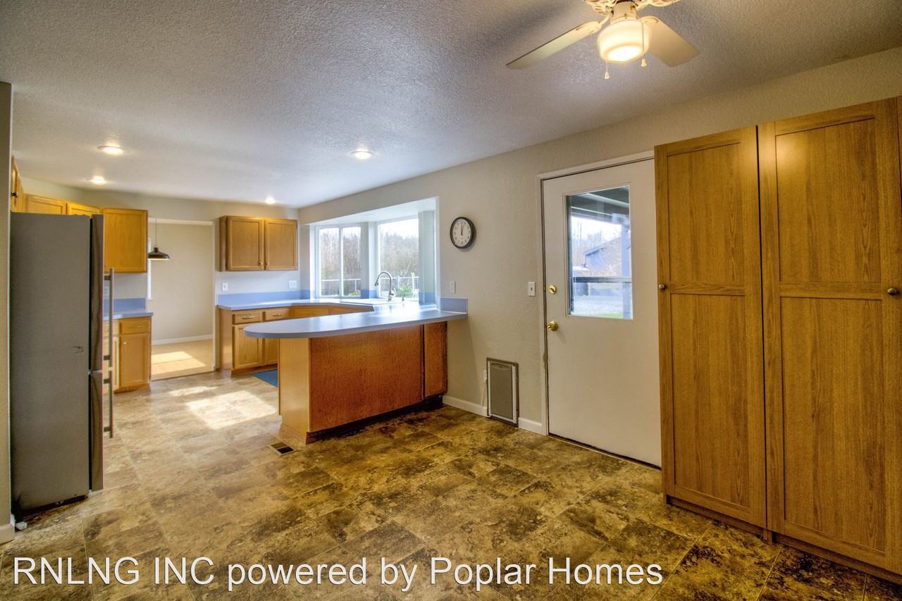 18951 Ne 95th St - Photo 3 of 31