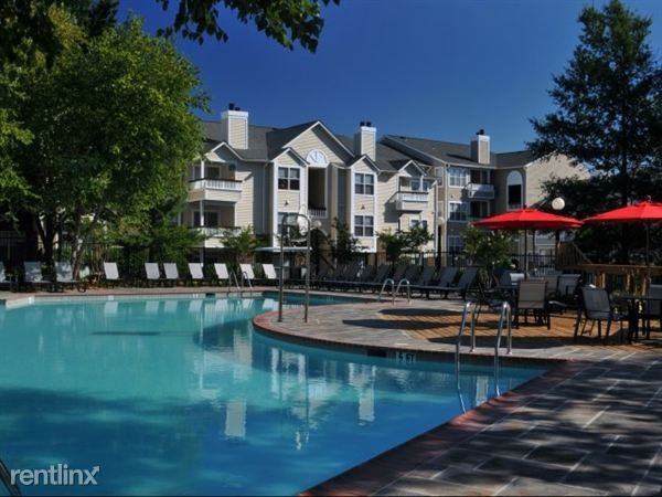 13675 Bent Tree Cir - Photo 3 of 8