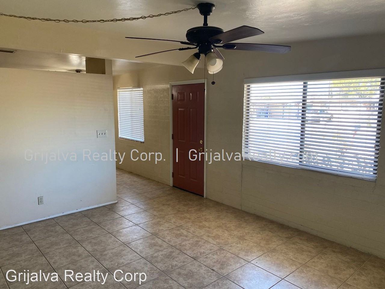 4472 E 32nd St - Photo 2 of 10