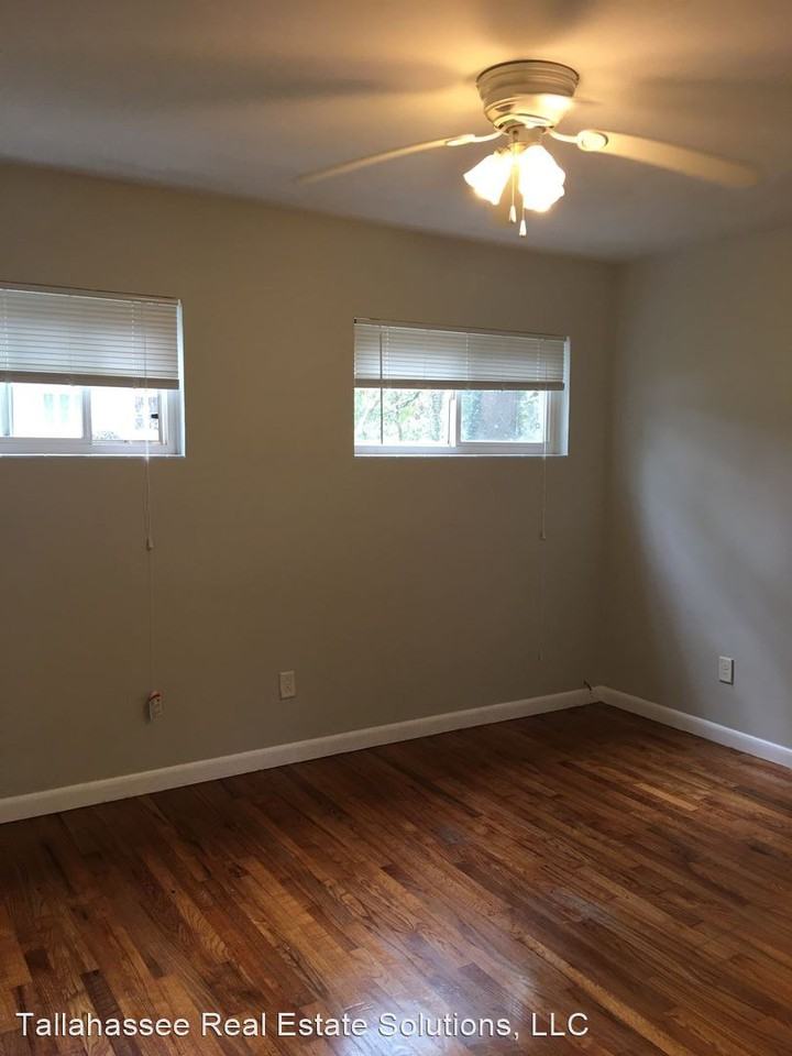 944 Spottswood Dr - Photo 2 of 15