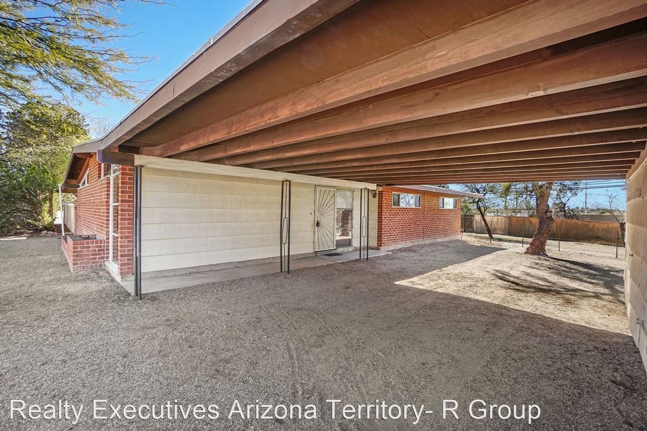6762 E Kiami St - Photo 2 of 18