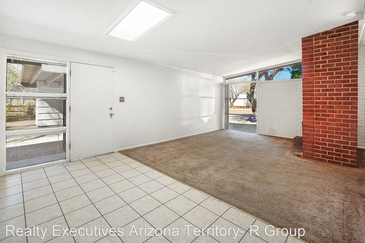 6762 E Kiami St - Photo 3 of 18