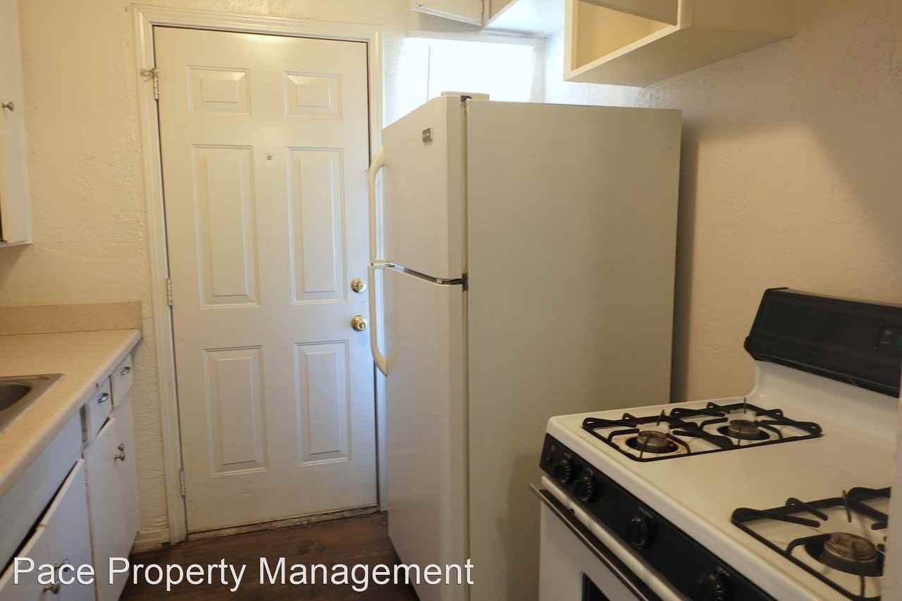 1004 North Lake Street - Photo 3 of 10