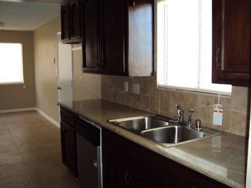 2821 Mockingbird Dr - Photo 3 of 9