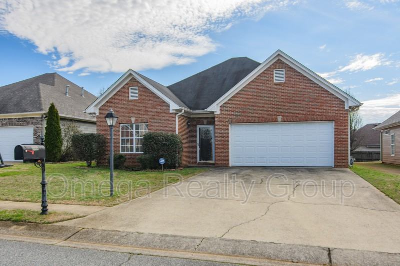 1030 Lexington Dr - Photo 2 of 30