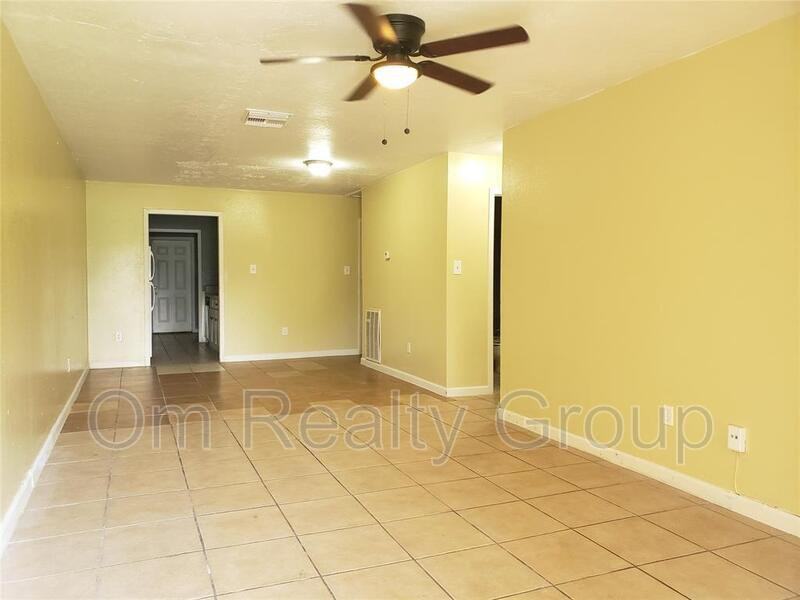 6714 W Fuqua Dr - Photo 2 of 8