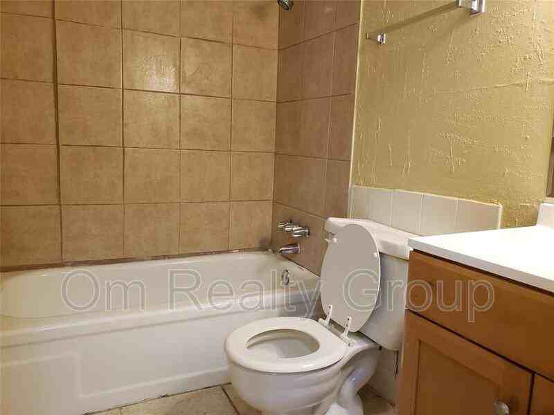 6714 W Fuqua Dr - Photo 3 of 8