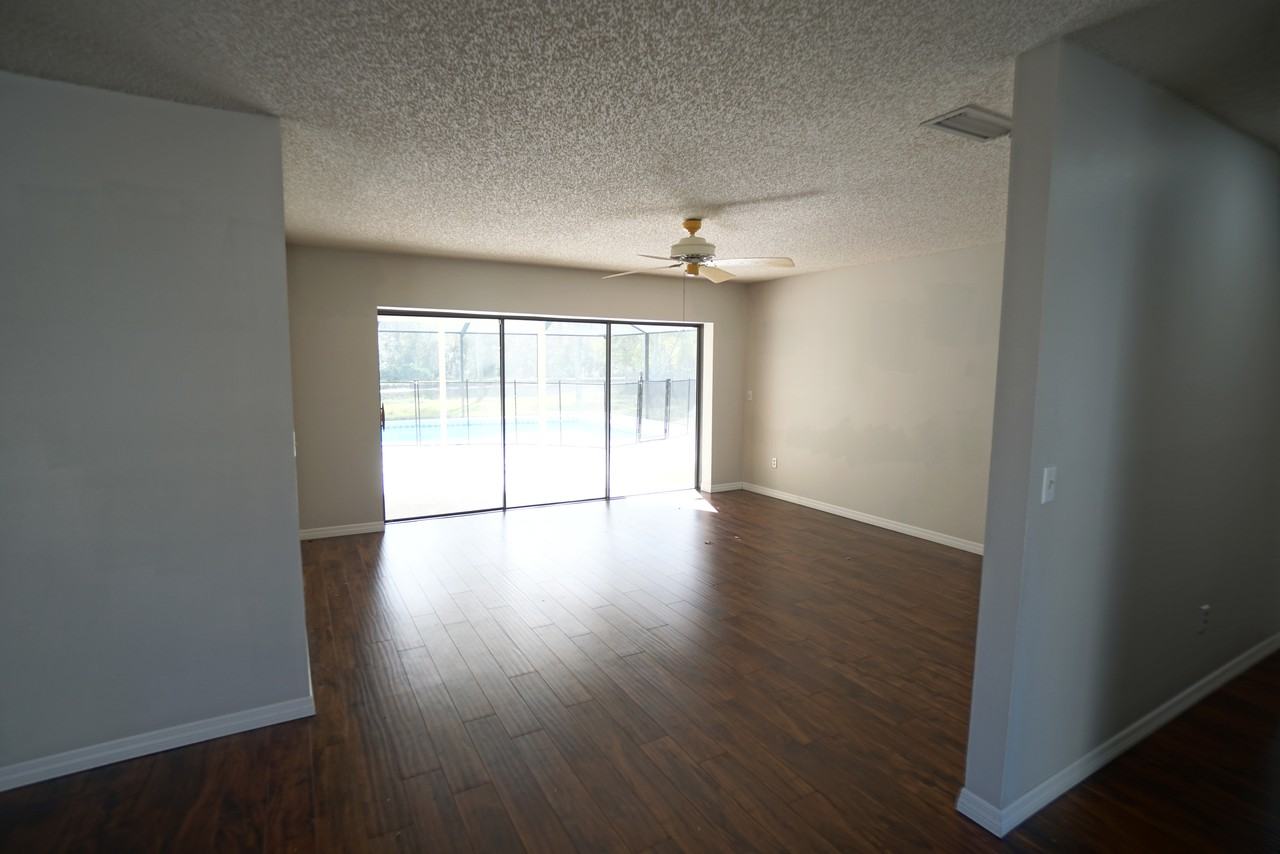14011 Wolcott Dr - Photo 3 of 28