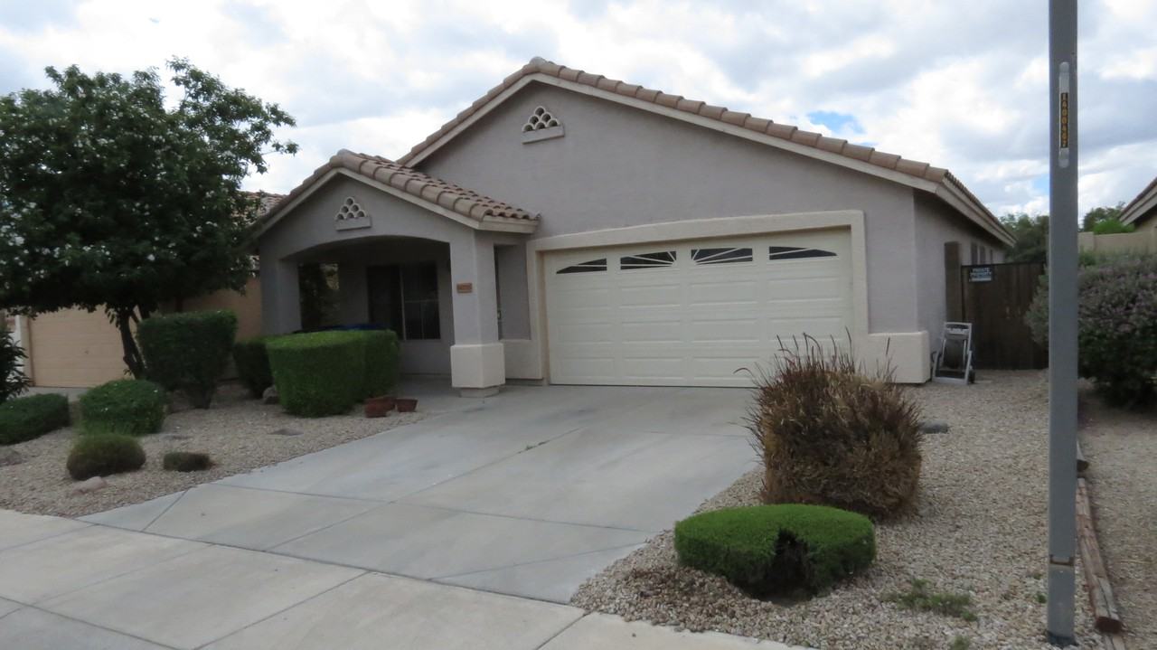 14775 W Lucas Ln - Photo 3 of 16