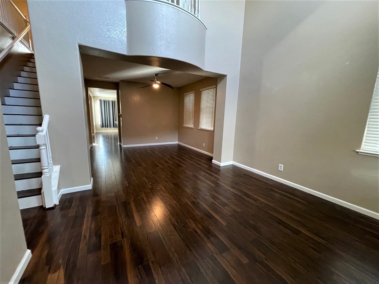 10206 Lanier Ln - Photo 3 of 21