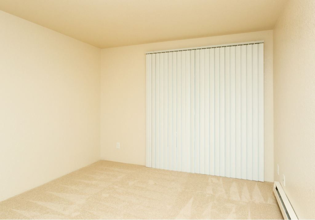 HIDDEN CREEK VILLAGE APTS - Photo 3 of 8