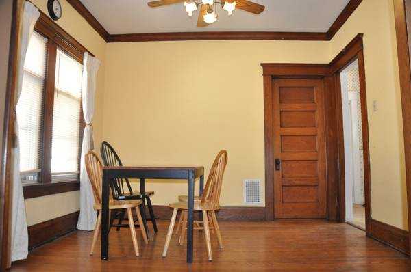 77 Montrose Ave upper - Photo 5 of 6